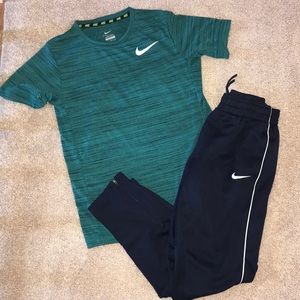 Boys Nike Large Joggers and shirt Set